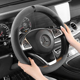 Hochwertiger Lenkradbezug aus Wildleder und Leder: Verbesserter Halt und mehr Komfort