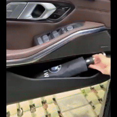 Faltbarer Regenschirm mit Auto-Logo