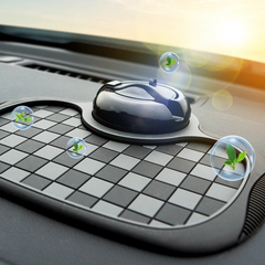 3-in-1-Antirutschmatte fürs Auto mit Telefonnummernschild, Ablagefach und hochwertigem Grip