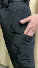 Professioneller Arbeitsstil | Arbeitshosen – bitte eine Nummer größer wählen