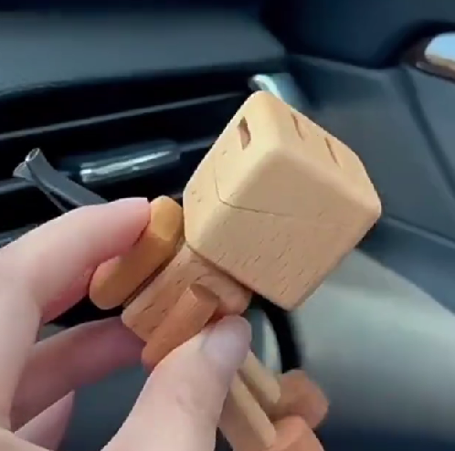 Charmante kleine Holzfigur mit 12 magnetischen Gesichtsausdrücken
