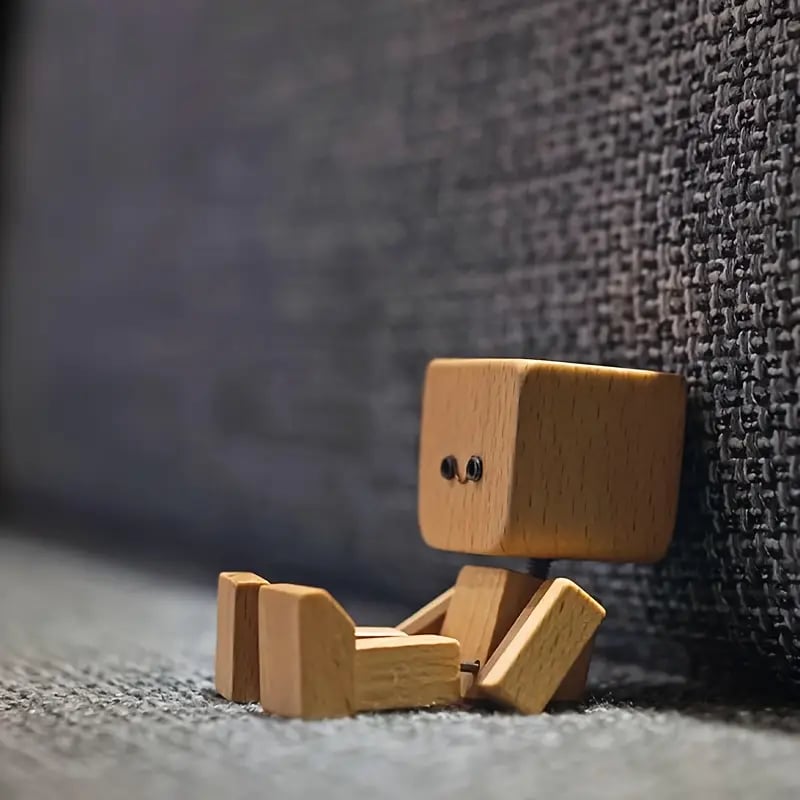 Charmante kleine Holzfigur mit 12 magnetischen Gesichtsausdrücken