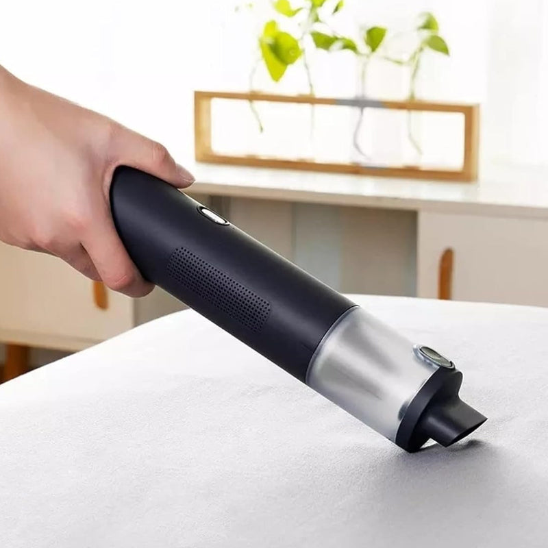 Schmaler Akku-Staubsauger fürs Auto