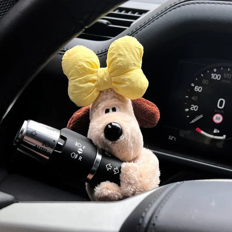 Niedliches dekoratives Hundeauto