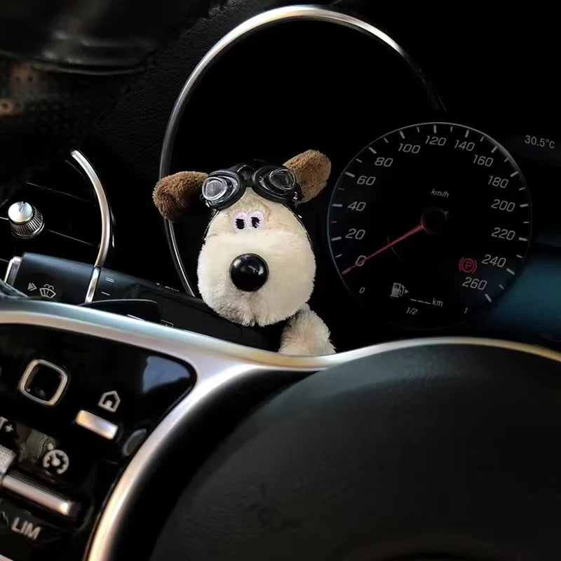 Niedliches dekoratives Hundeauto