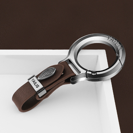 Luxuriöser Auto-Schlüsselanhänger aus Leder mit geprägtem Metalldesign