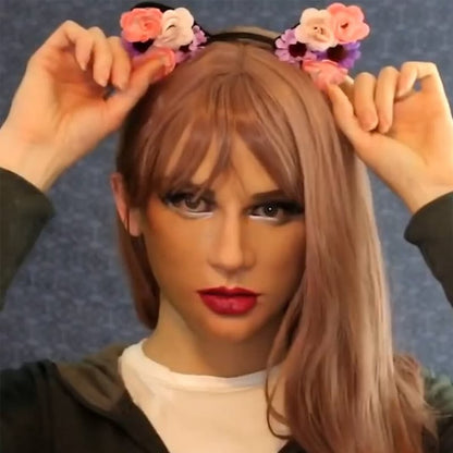 Neue lebensechte Masken