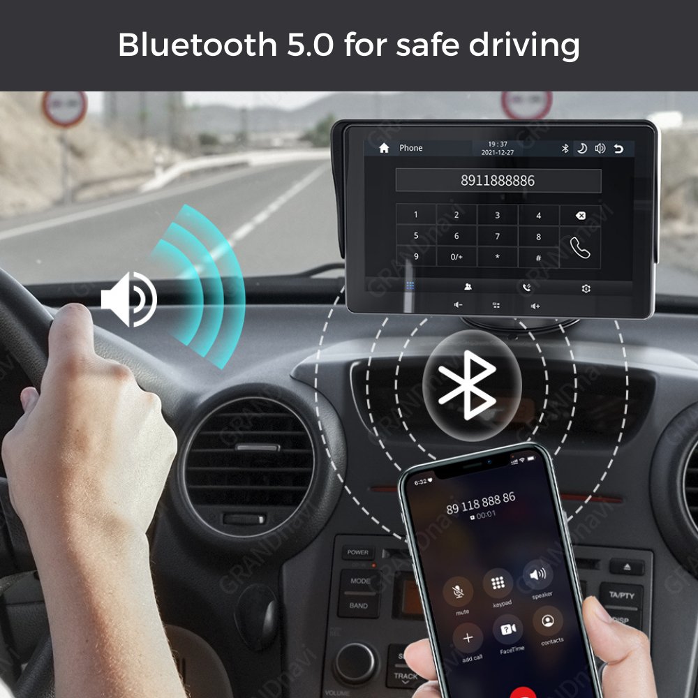 Connected HD display with CarPlay and Android Auto 