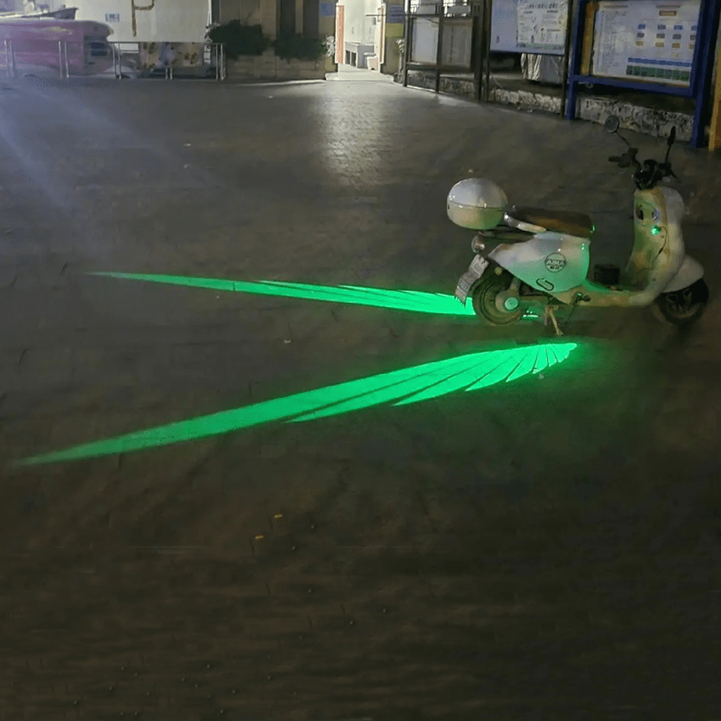 LED-Autolicht mit Engelsflügeln